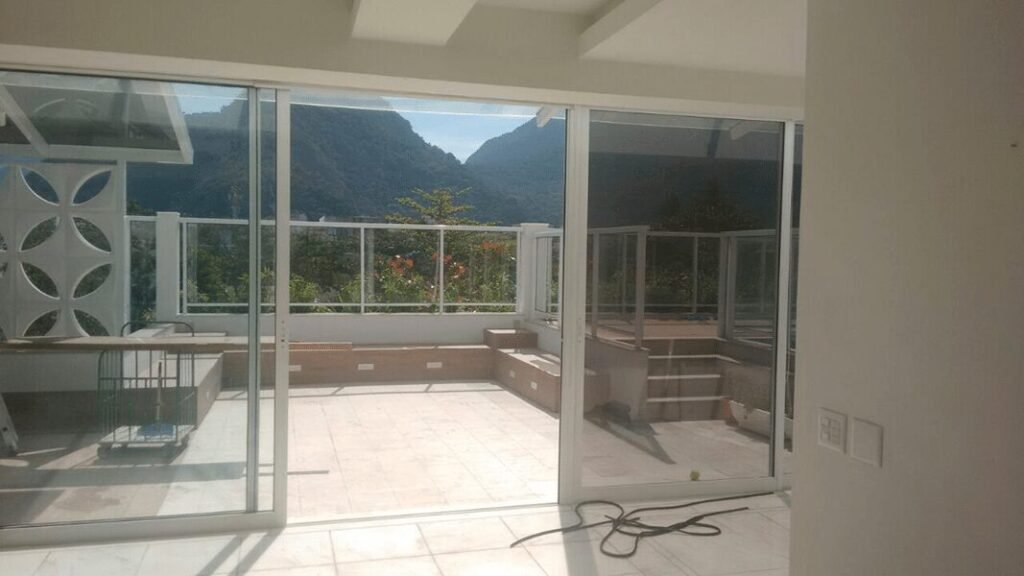 Como tirar insulfilm ressecado do vidro 2 insulfilm residencial instalacao barra tijuca 1