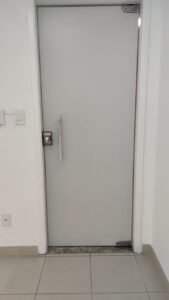 insulfilm jateado porta de vidro escritorio
