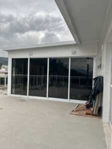 escuro por fora claro por dentro protecao uv reducao de calor em area de lazer 2
